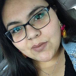 Meet your Posher, Alma